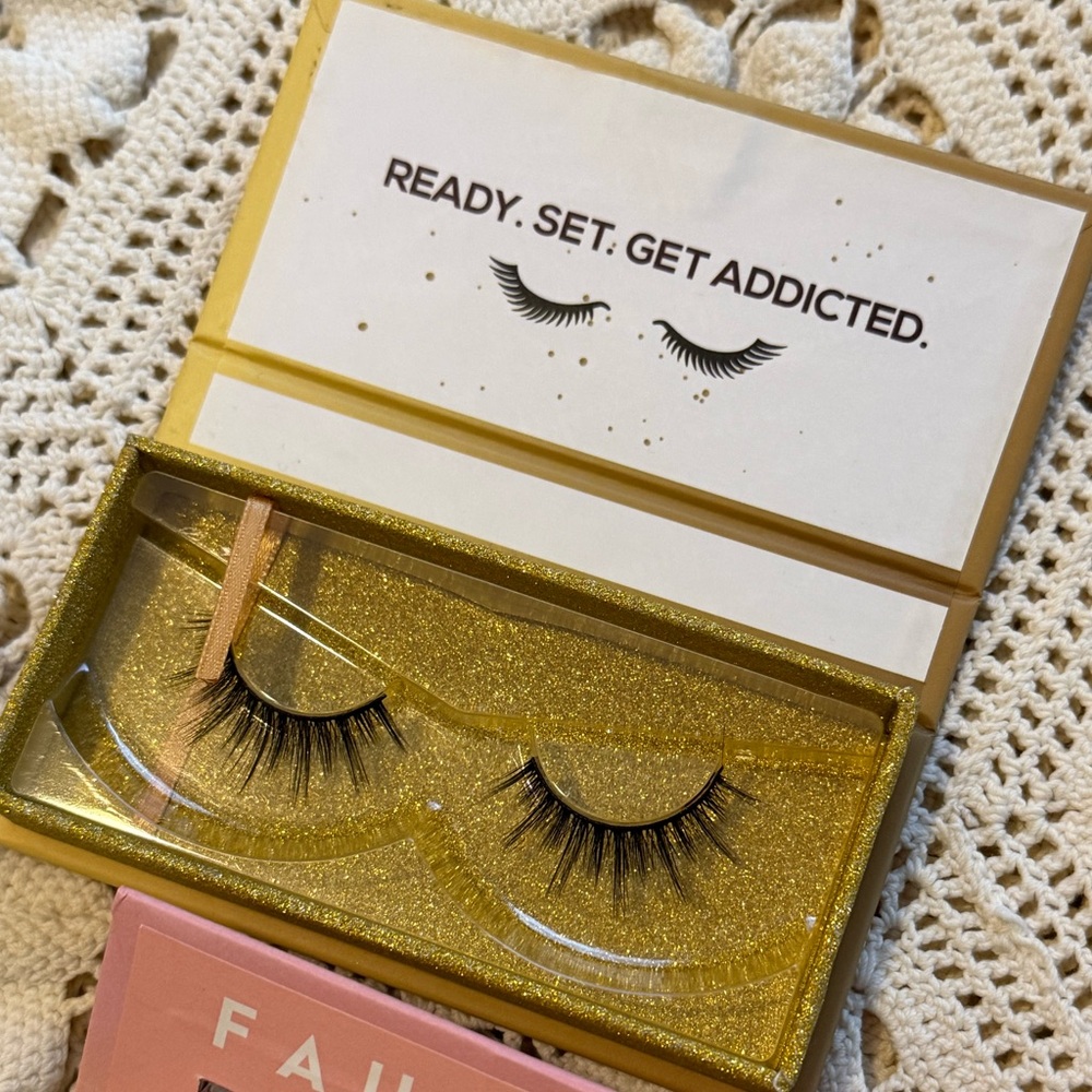NIB False Lash Bundle - Picture 4 of 5
